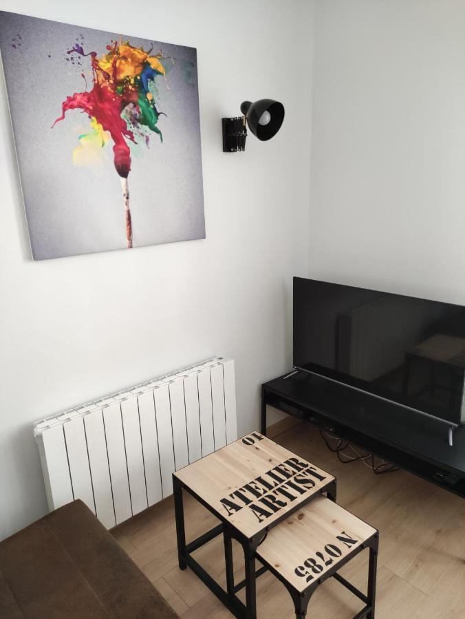 L'Atelier De L'Artiste - Moulins Coeur De Ville Dış mekan fotoğraf