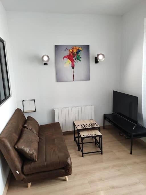 L'Atelier De L'Artiste - Moulins Coeur De Ville Dış mekan fotoğraf